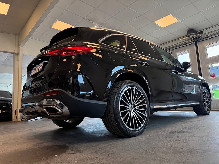 Bild 4 av Mercedes-Benz GLC 300 e 4MATIC AMG HUD Pano Drag Gps Burmester SE SPEC