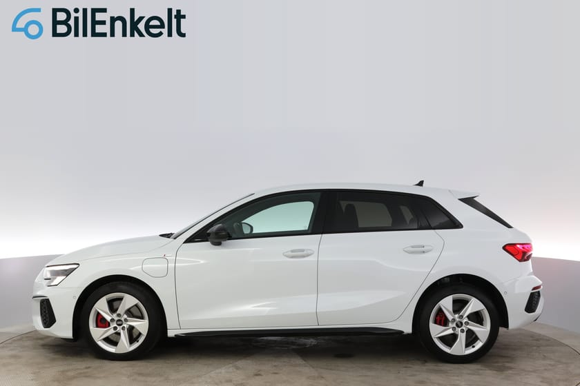 Bild 5 av Audi A3 Sportback 45 TFSI e S-Line Evolution Cockpit 245hk