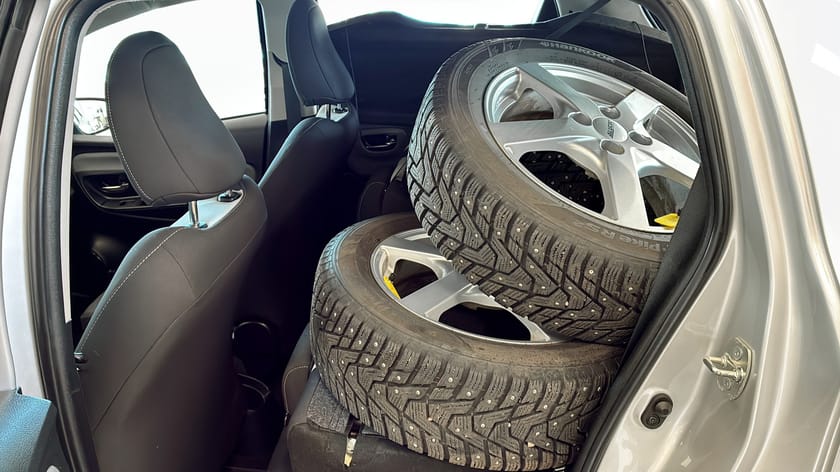Bild 5 av Toyota Yaris Hybrid - Vinterhjul