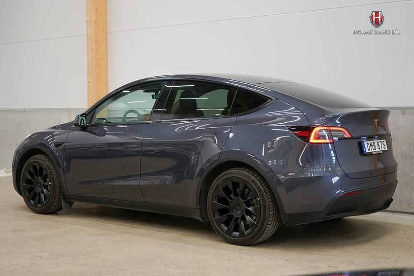 Bild 4 av Tesla Model Y Standard Range RWD Drag Värmepump Rattvärme Pano MOMS
