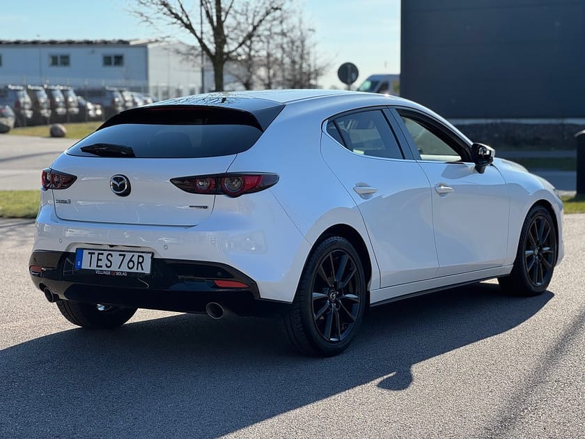 Bild 5 av Mazda 3 Hatchback 2.0 SKYACTIV-X Kamera Navigation Bose