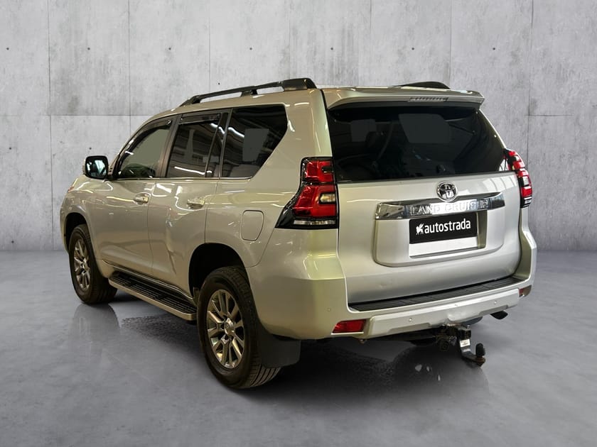 Bilde 3 av Toyota Land Cruiser 5-dørs 2.8 177hk VX aut.|Ny service|H.Feste|R.Kamera