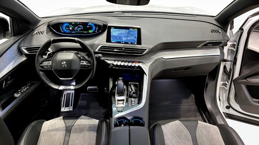 Bild 4 av Peugeot 3008 GT HYBRID4 Plug-in AWD | Kamera | 300hk