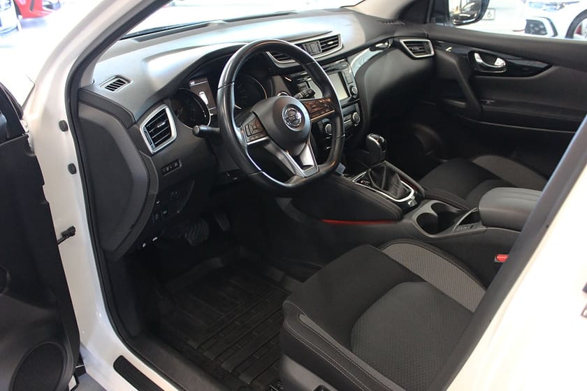 Bild 2 av Nissan Qashqai 1.3 DIG-T DCT Backkamera V-Hjul