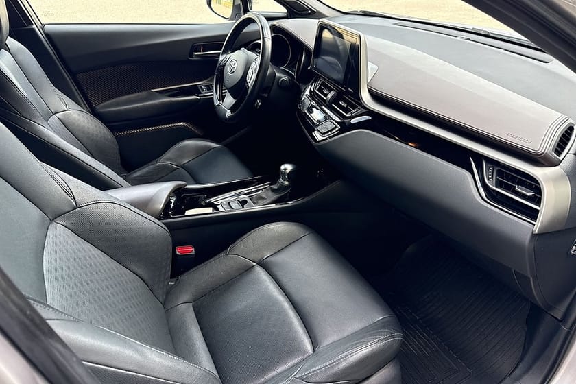 Bild 2 av Toyota C-HR Hybrid CVT Executive