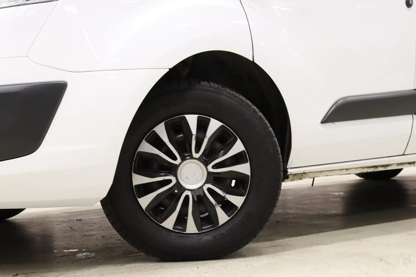 Bild 3 av Ford Transit Custom 290 130HK L2|Inredd|Drag|D-Värmare|NyKamrem