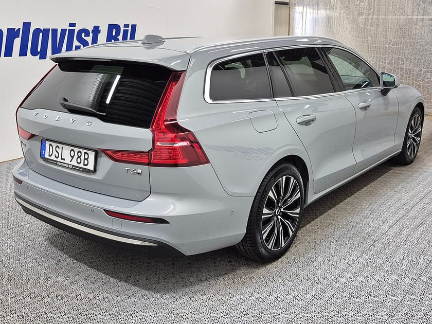 Bild 4 av Volvo V60 T6 Recharge Core Bright plug in AWD 350HK 4x4