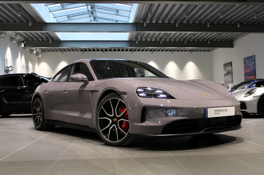 Bild 1 av Porsche Taycan 4S Moms