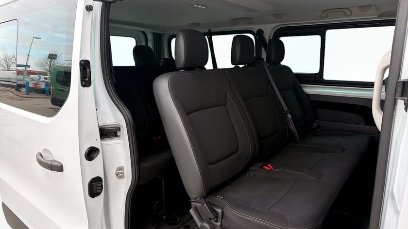 Bild 5 av Nissan Primastar Crew 2,0L 150Hk /Automat 9-sits