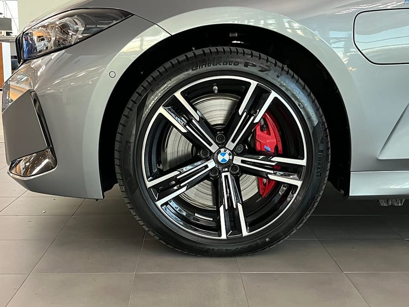 Bild 4 av BMW 330e xDrive Touring M Sport Pro Rattvärme Dragkrok Park Assist