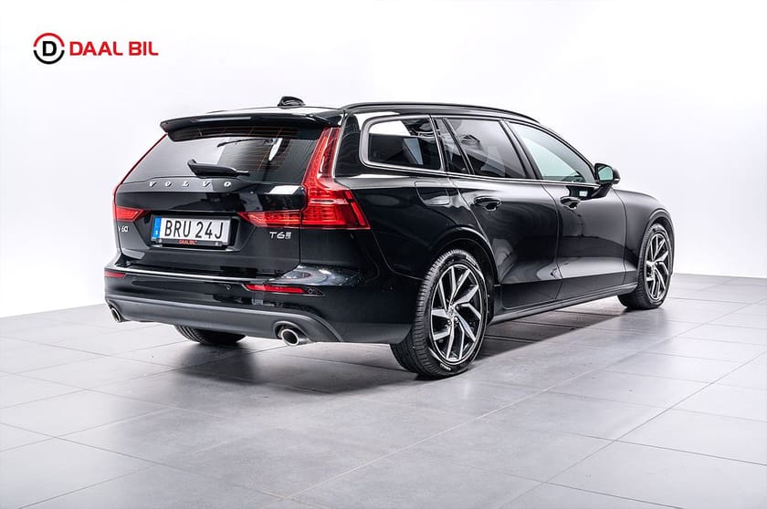 Bild 4 av Volvo V60 RECHARGE T6 AWD 340HK MOMENTUM P-SENS HIGH PERF