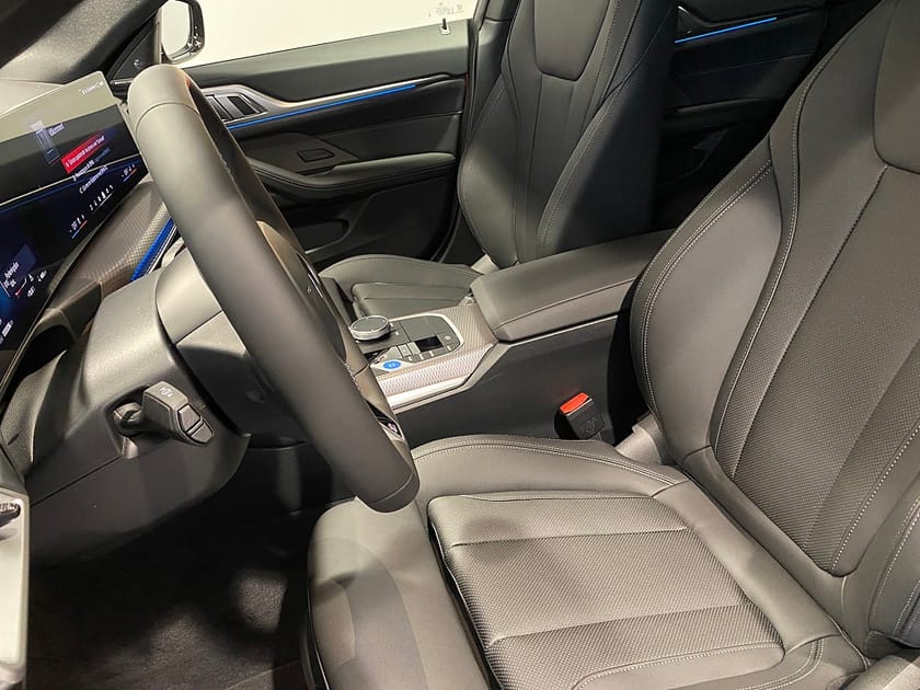 Bild 4 av BMW i4 M60 xDrive Gran Coupé M60xDrive Fully Charged H/K ParkAssist Rattvärme Drag