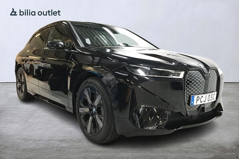 Bild 4 av BMW iX xDrive40 Sport 326hk Pano Navi Drag H/K Laser 360°