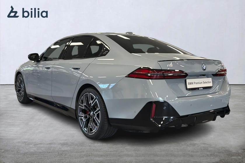 Bild 2 av BMW i5 M60 xDrive Sedan | Drag | B&W | Stolar m minne | 360