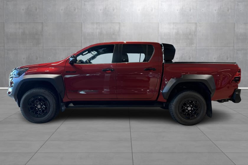 Bilde 2 av Toyota Hilux Dobbelcab D-Cab GR-Sport II 4x4 2,8 lt 204 hk