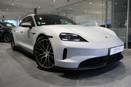 Porsche Taycan 4