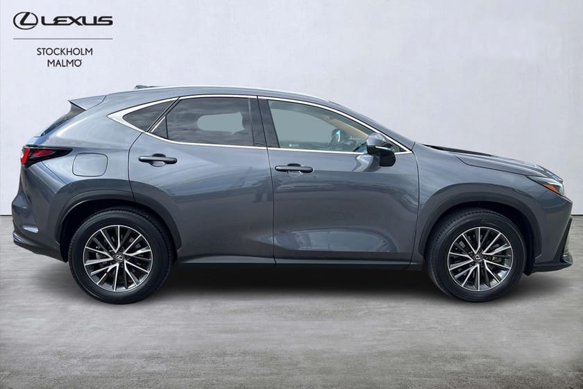Bild 4 av Lexus NX 450h+ Executive Teknikpaket Head-up-display