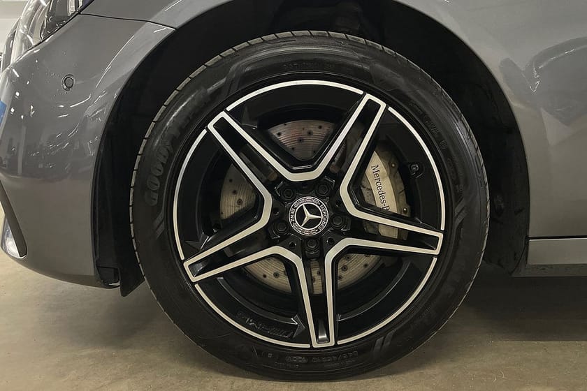Bild 5 av Mercedes-Benz E 300 T de 4MATIC AMG-Sport / Moms / 360-kam / Panorama