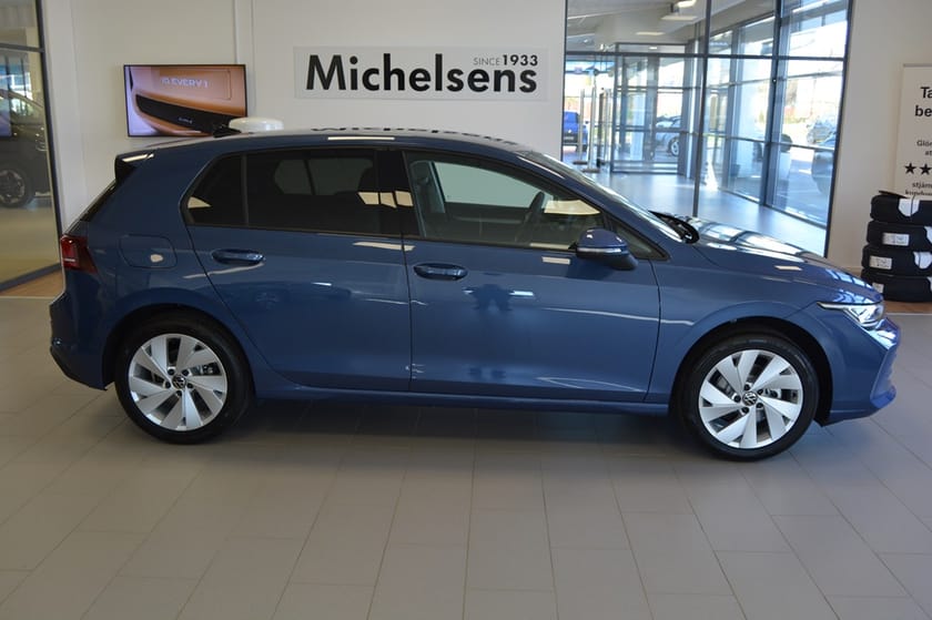 Bild 4 av Volkswagen Golf Life Edition 1.5 eTSI 150 DSG7 Dragkrok