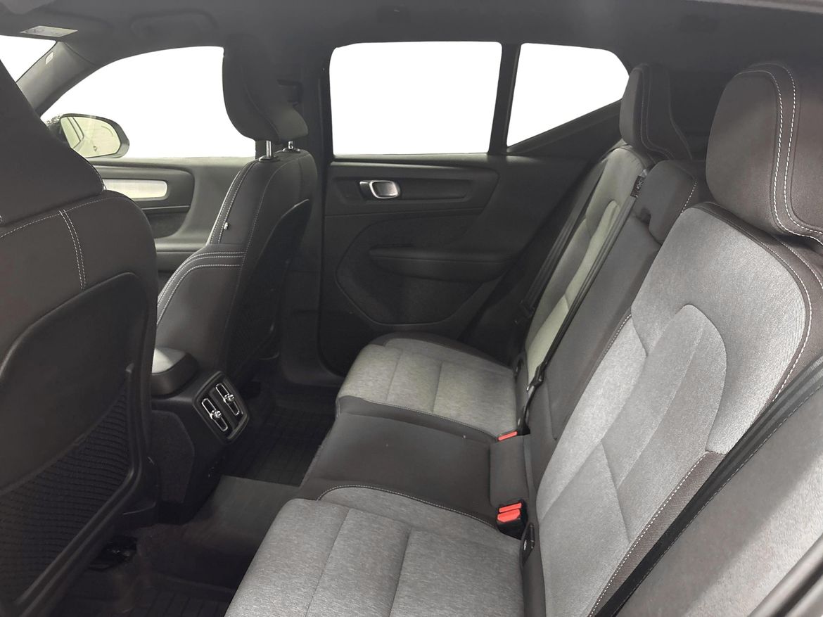 Volvo XC40 2025 - miniatyr 7