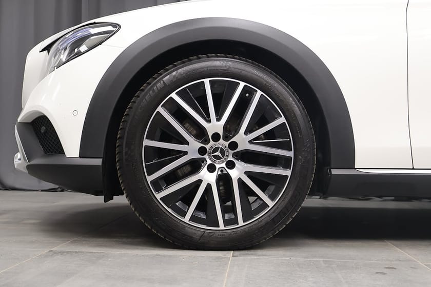 Bild 5 av Mercedes-Benz E 220 d 4MATIC All-Terrain Värmare Luftfjädring Drag