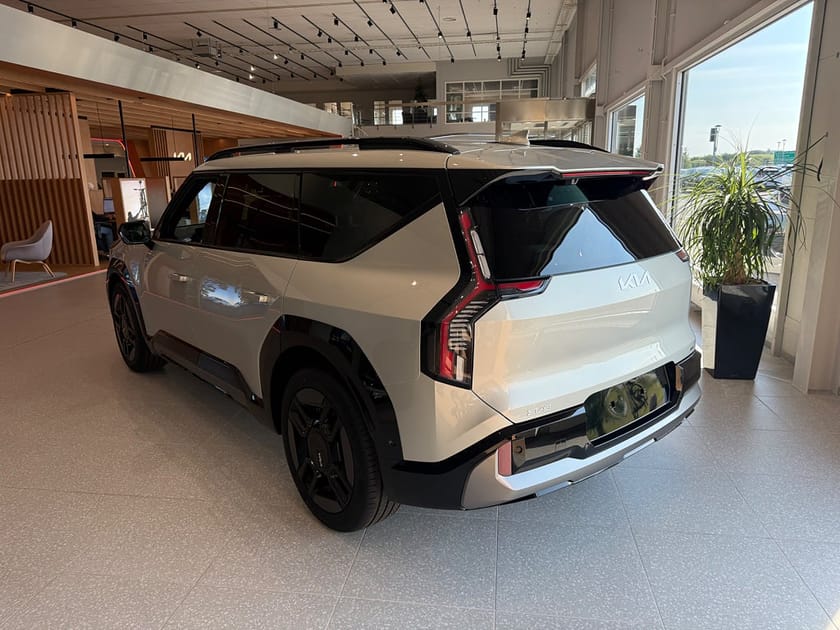 Bild 2 av Kia EV9 AWD GT-Line 7-sits Business Edition *OMG LEV*