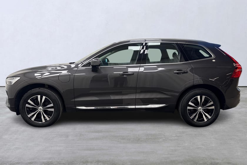 Bild 2 av Volvo XC60 Recharge T6 Core Edition (Drag, Pano, Kamera)