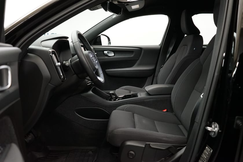 Bild 5 av Volvo XC40 Recharge Single Motor Core Edition, Ränta 2.95%, Navigation, Baklucka elmanövrerad, Dragkrok