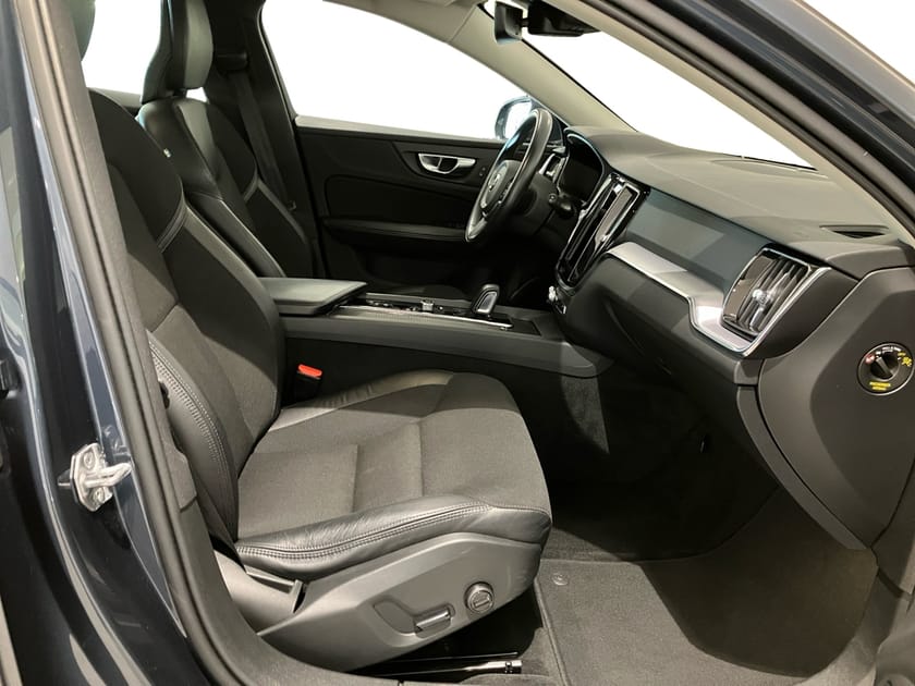 Bild 4 av Volvo V60 B4 Bensin Momentum Advanced Edition