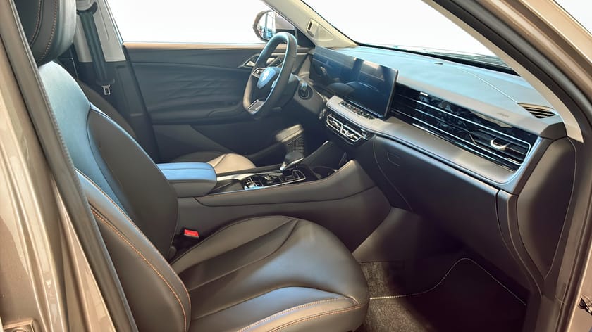 Bild 3 av MG HS PHEV LUX 1.5T AT (BLACK) - STERLING SILVER