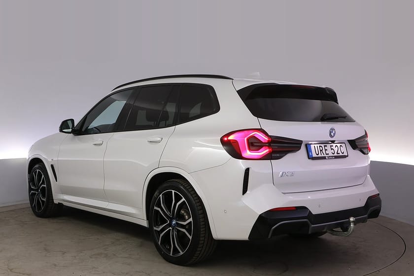 Bild 3 av BMW iX3 M Sport Charged Pano Elstol Drag Kamera AdapFarth