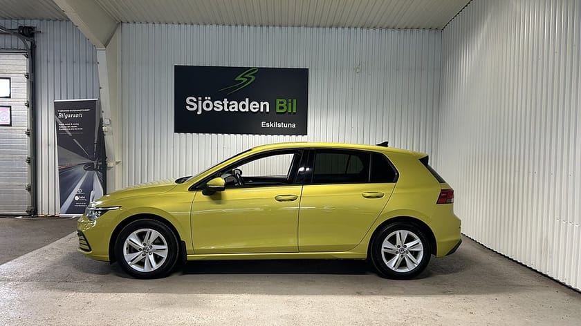 Bild 2 av Volkswagen Golf 1.5 eTSI ACT OPF Base 150hk Värmare Kamera Massage