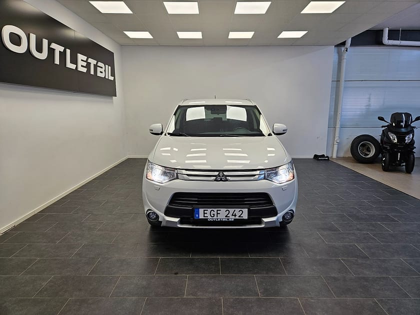 Bild 4 av Mitsubishi Outlander 7 sits 2.2 Di-D 150hk 4WD 4x4 Business Läder Drag