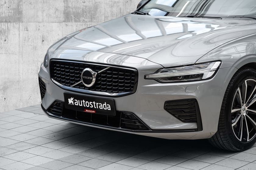 Bilde 2 av Volvo V60 T6 Long Range I Skinn I Ad. Cruise I El. bakl. I Feste