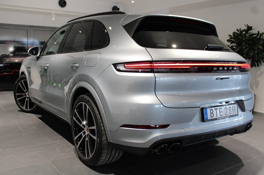 Bild 2 av Porsche Cayenne E-Hybrid BLACK EDITION