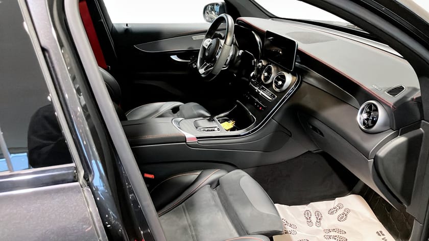 Bild 3 av Mercedes-Benz GLC 300 de Coupé 4MATIC AMG LINE PLUS/DRAG/360