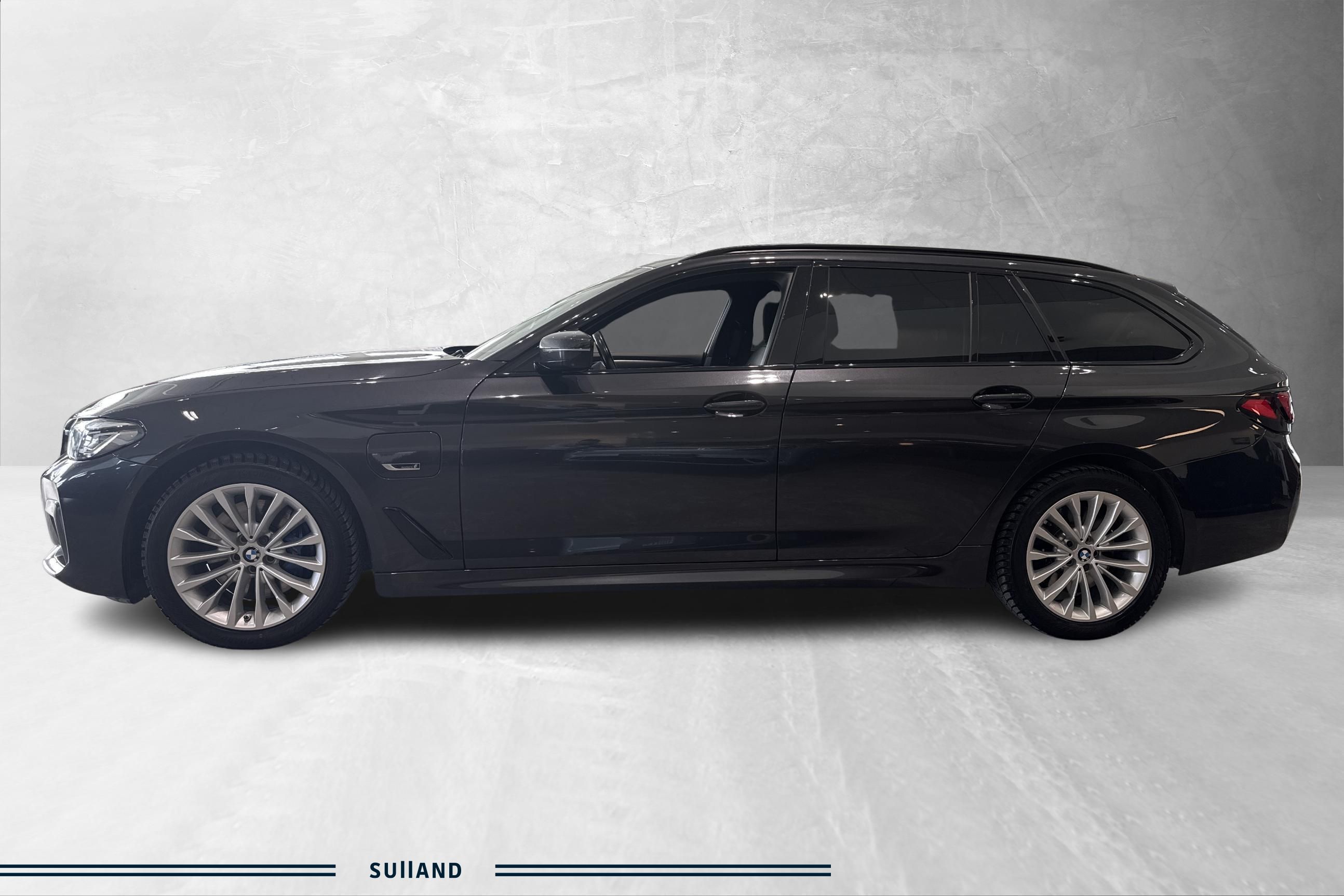 Thumnail bilde 1 av BMW 530e xDrive Touring