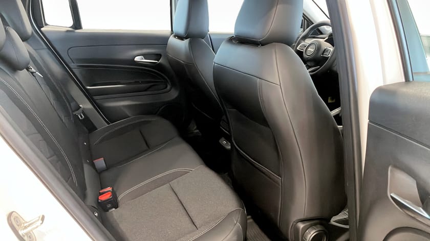 Bild 5 av Jeep Avenger e-Hybrid ALTITUDE MHEV T3 1.2 100HP *0%RÄNTA FRIA VINTERHJUL