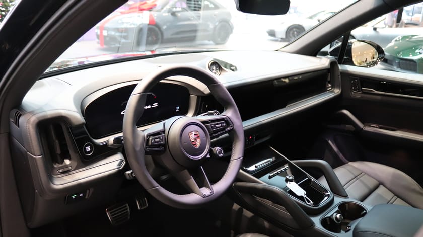 Bild 5 av Porsche Cayenne E-Hybrid Black Edition