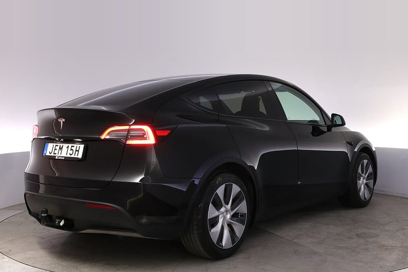 Bild 5 av Tesla Model Y Standard Range RWD Autopilot Panorama Drag
