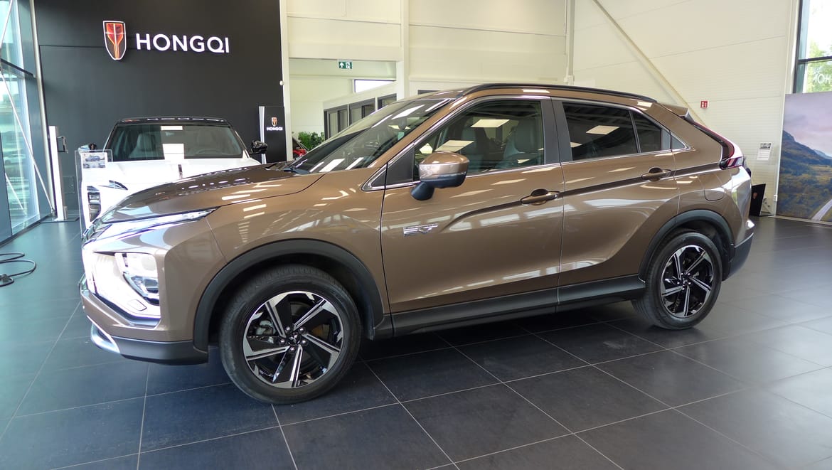 Mitsubishi Eclipse Cross Plug-In Hybrid 2.4 4WD CVT, 188hp, 2021