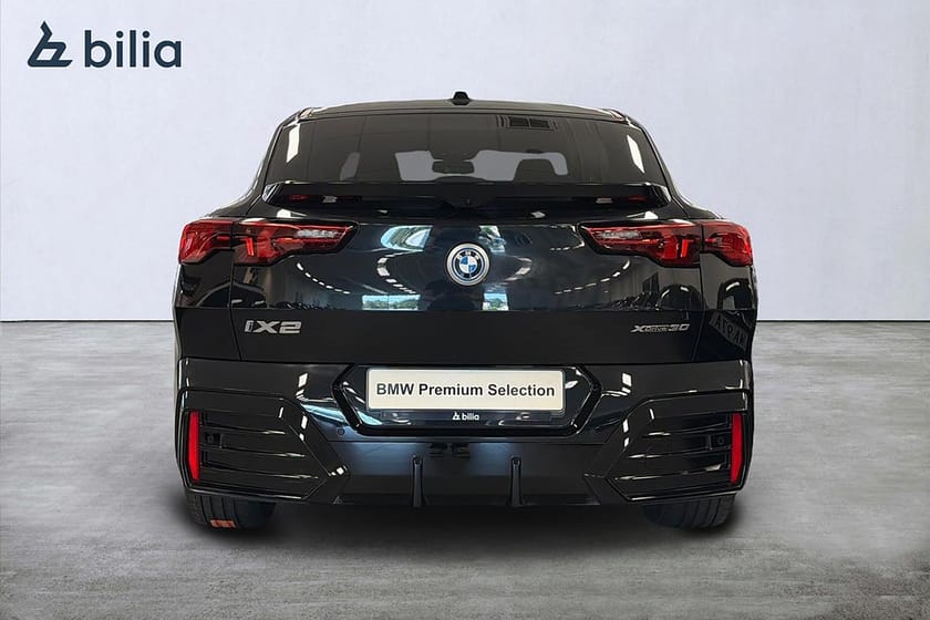 Bild 4 av BMW iX2 xDrive30 xDrive 30 M-sport | Drag | Backkamera | Aktiv farth.