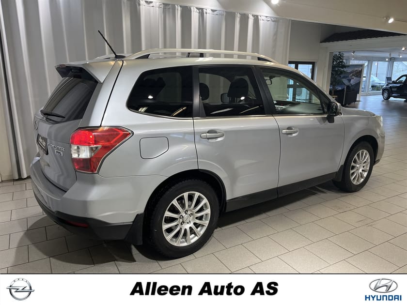 Bilde 5 av Subaru Forester 2.0 Premium, 4x4, Automat!