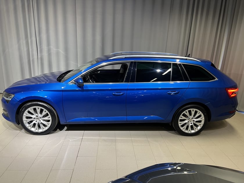 Bild 4 av Škoda Superb Kombi STYLE 2,0 TDI 190HK DSG 4X4 Business Edition