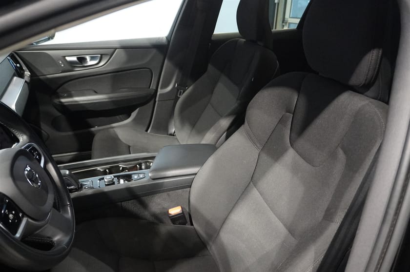 Bild 5 av Volvo V60 B4 Momentum Blis Drag Backkamera