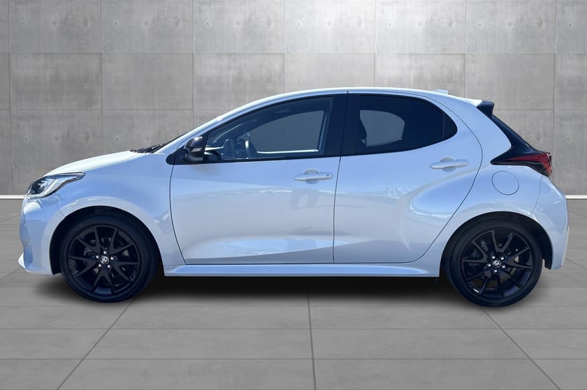 Bilde 2 av Toyota Yaris Hybrid Style / Panoramatak