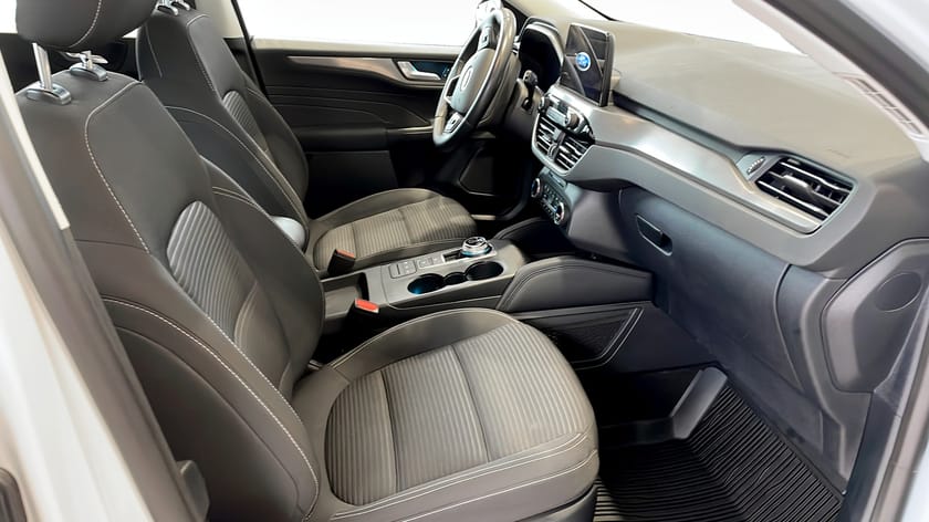Bild 3 av Ford Kuga Plug-In Hybrid Titanium 2.5 225HK Carplay Vinterpaket