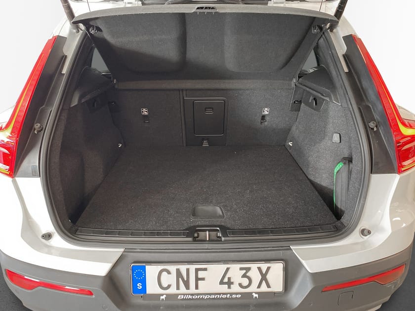 Bild 4 av Volvo XC40 T3 FWD aut Momentum Advanced Nav Backkamera