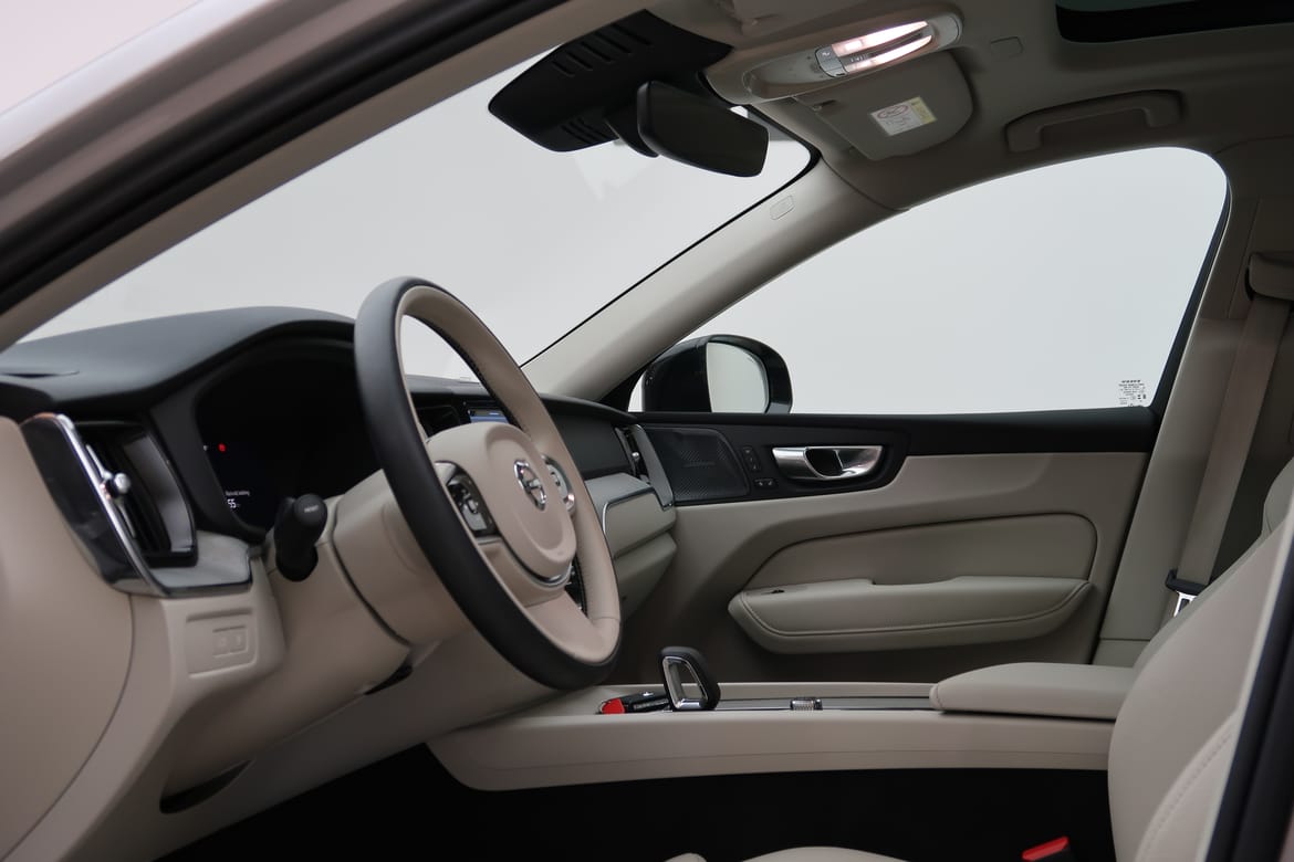 Volvo XC60 2024 - miniatyr 3