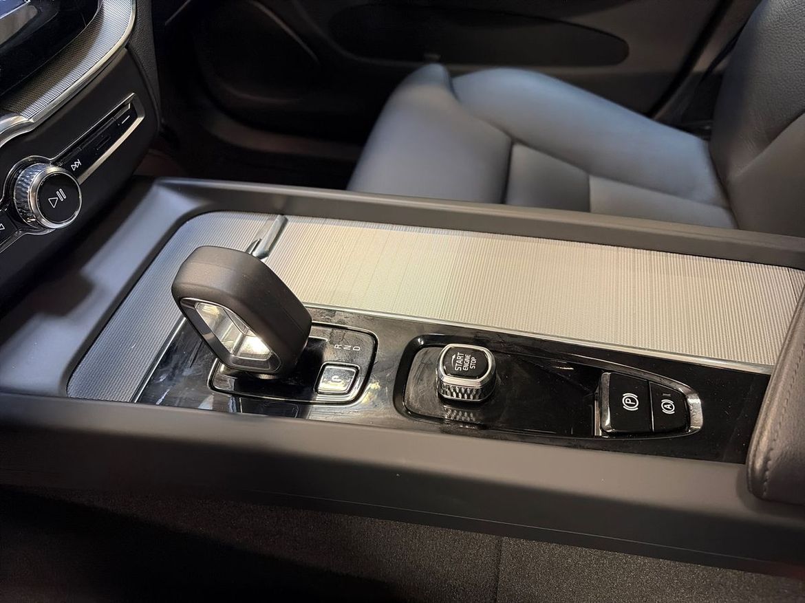 Volvo XC60 2025 - miniatyr 8